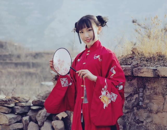 美女和帅哥打斗地主的视频大全